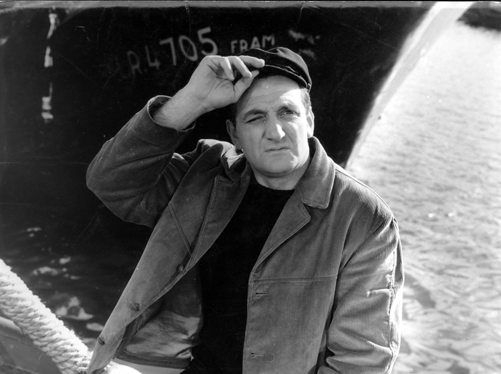 actor Lino Ventura large photo