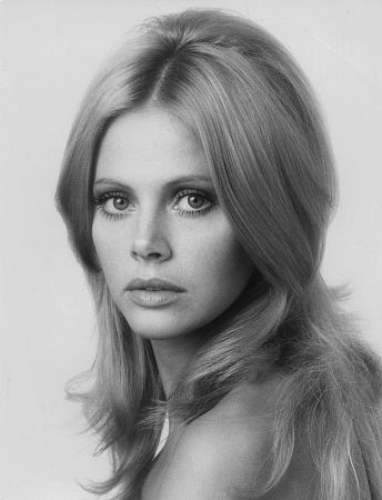 actor Britt Ekland large photo