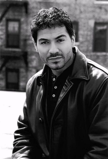 actor Ron Reynaldi large photo