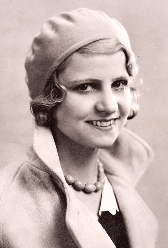 actor Ruth Clark large photo