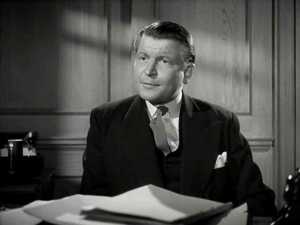 actor Hugh Manning large photo