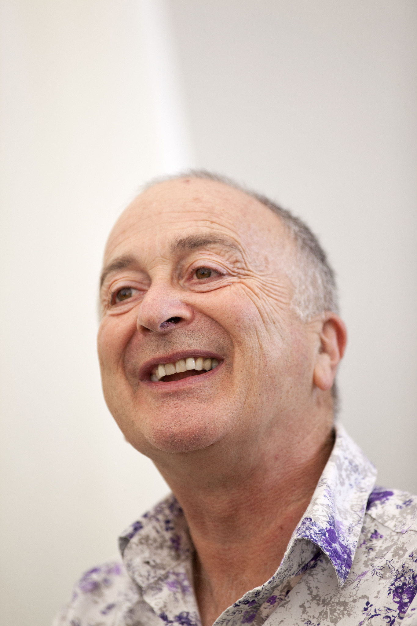 actor Tony Robinson large photo