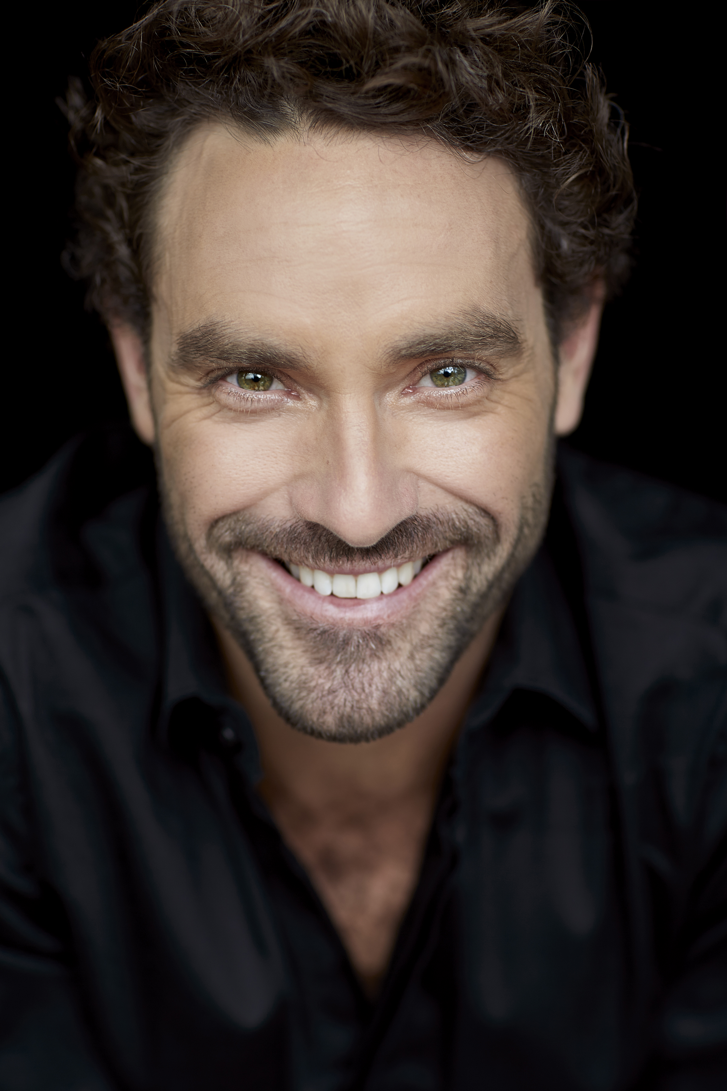 actor Guillaume Lemay-Thivierge large photo