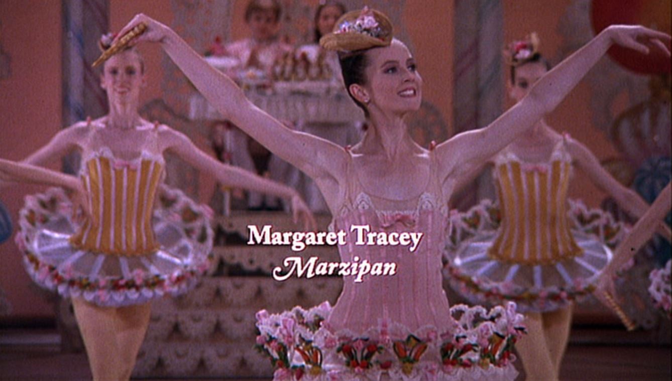 actor Margaret Tracey large photo