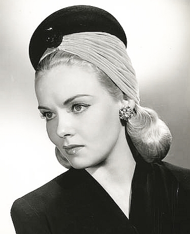 actor Angela Greene large photo