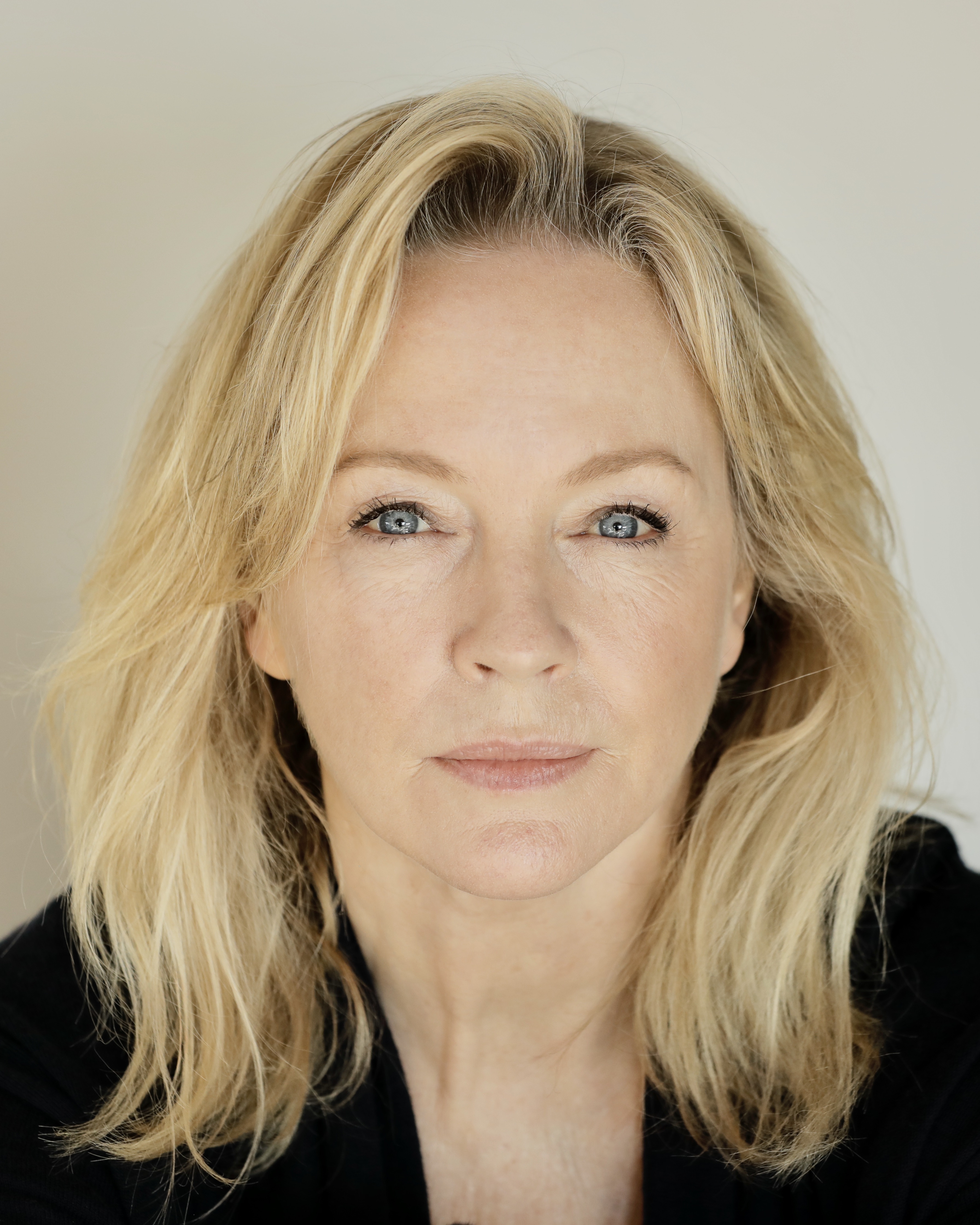 actor Rebecca Gibney large photo