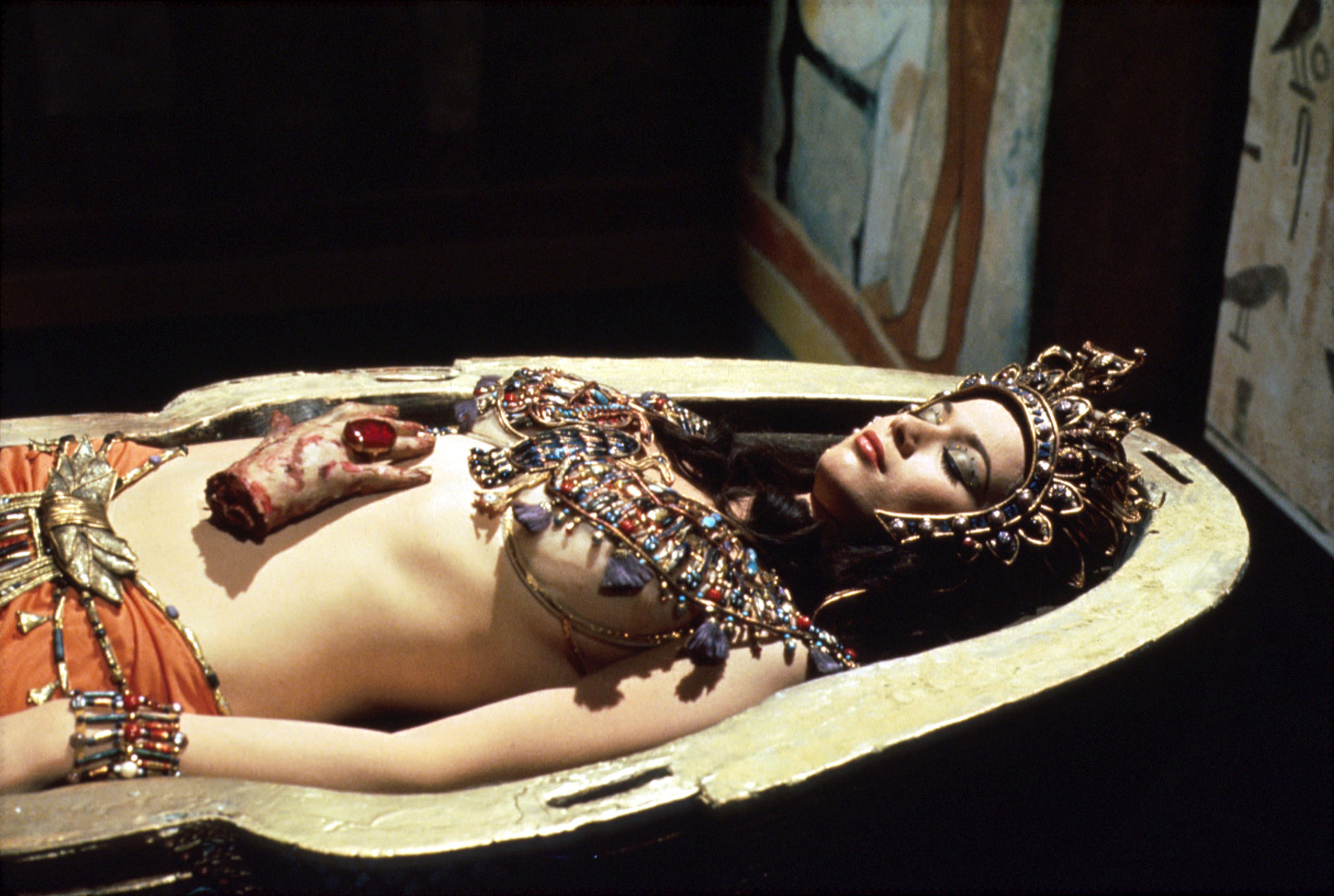 actor Valerie Leon large photo