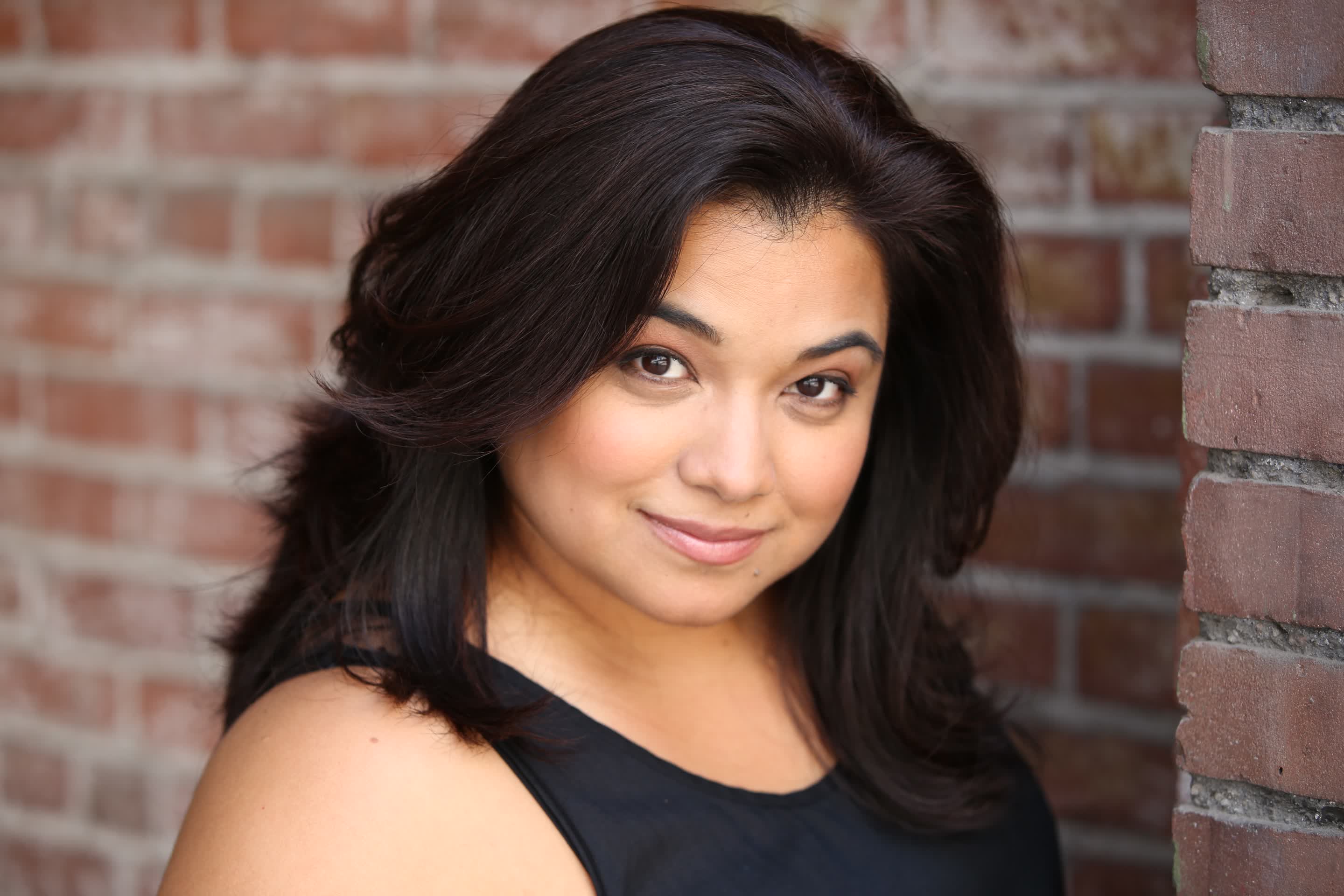 actor Brenda Canela large photo