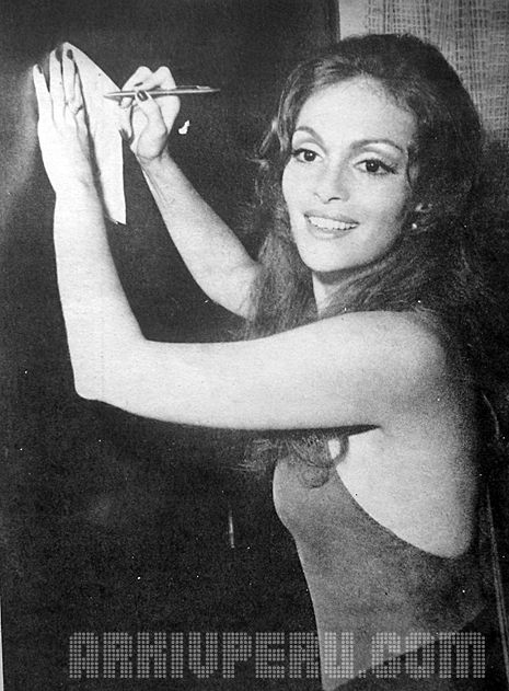 actor Lupita Ferrer large photo