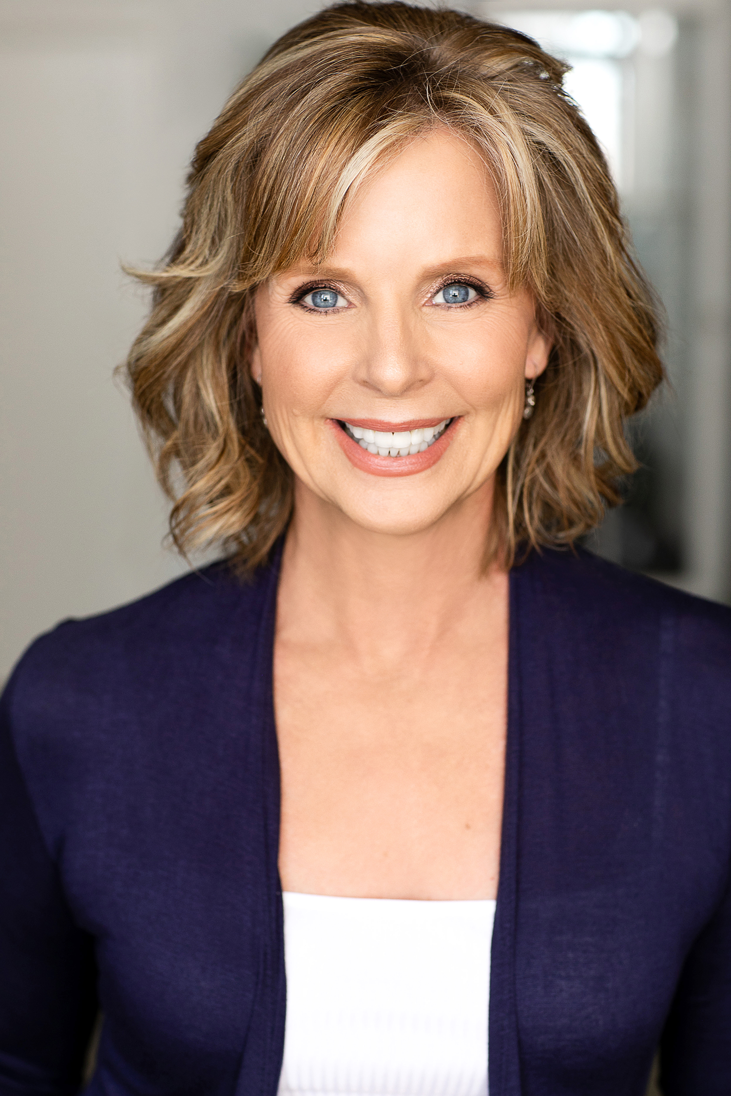 actor Julia Montgomery large photo