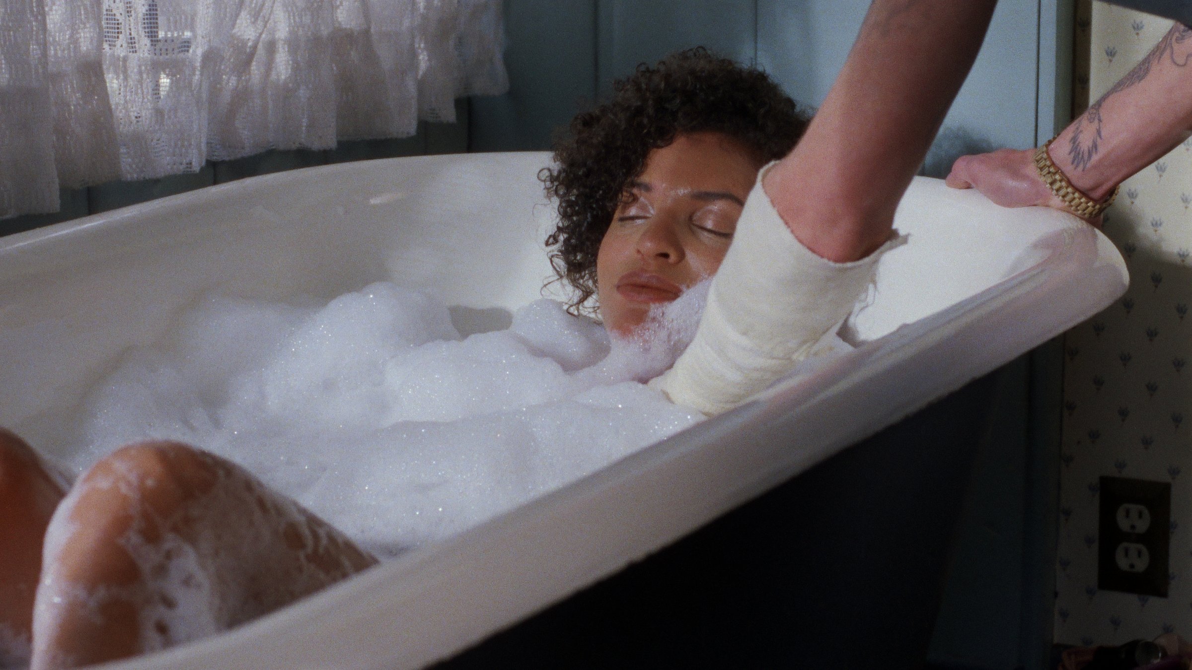 actor Monique Mannen large photo