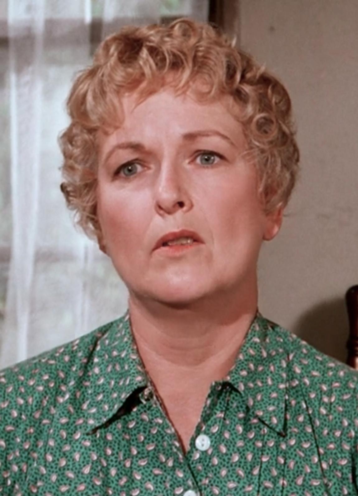 actor Elizabeth Rogers large photo