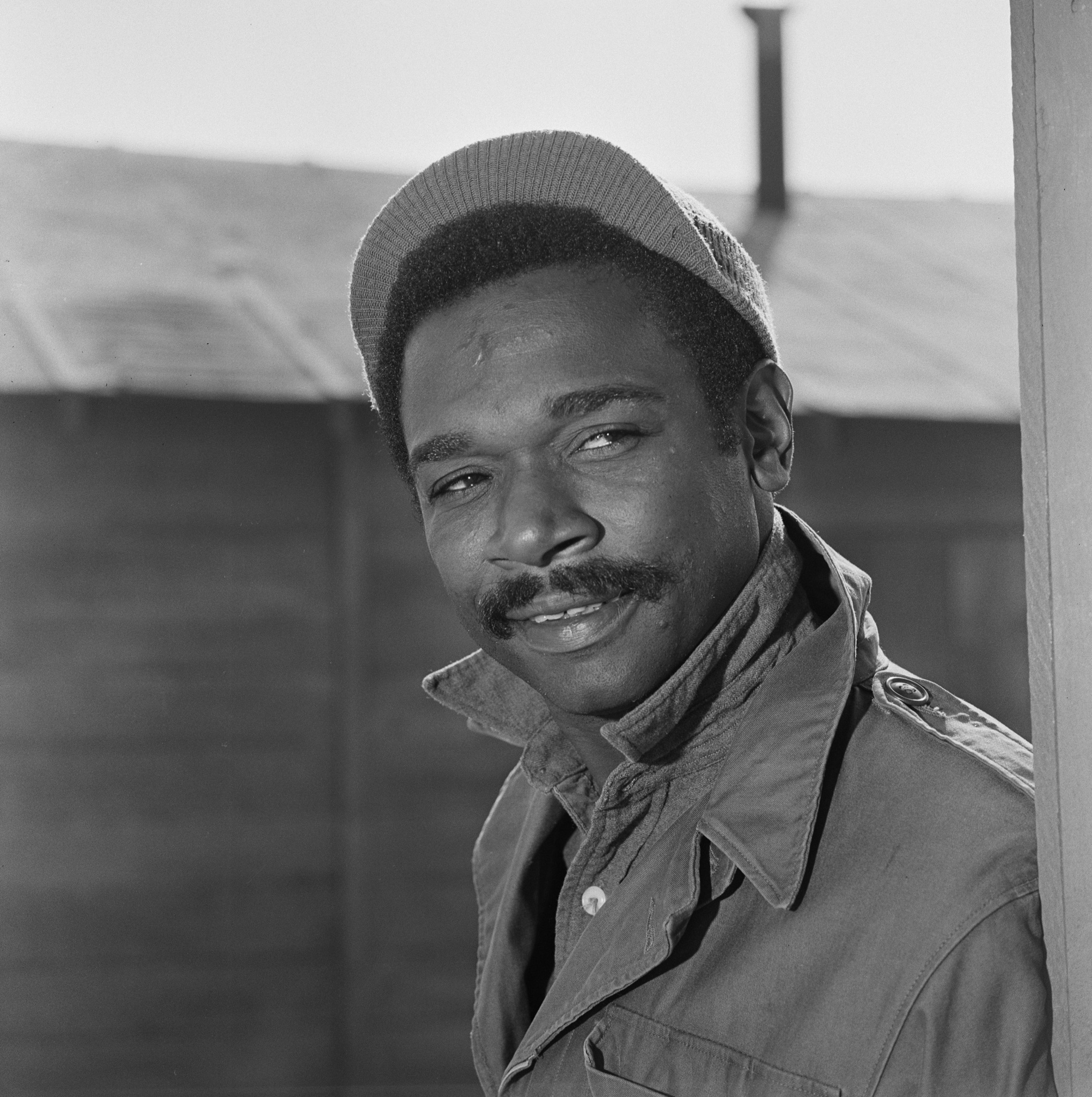 actor Ivan Dixon large photo