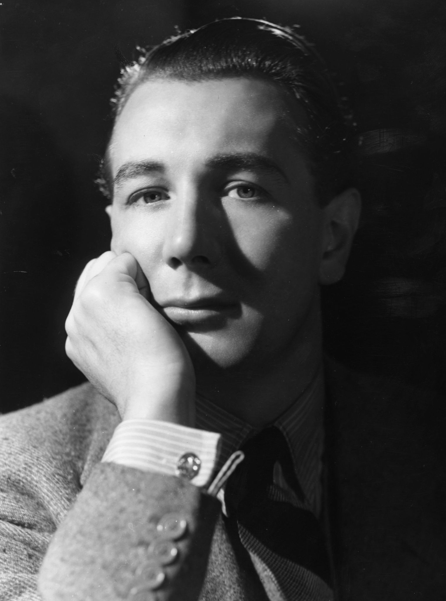 actor Michael Redgrave large photo