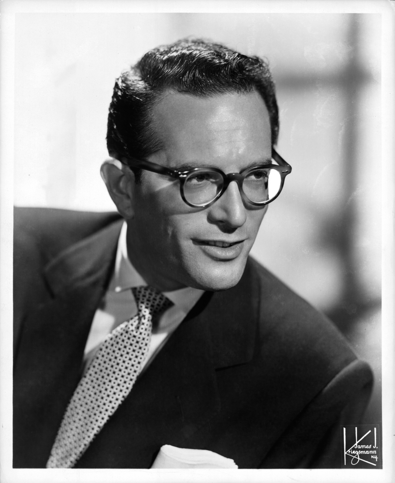 actor Robert Q. Lewis large photo