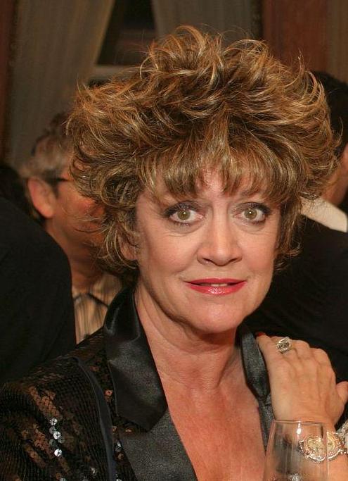 actor Amanda Barrie large photo