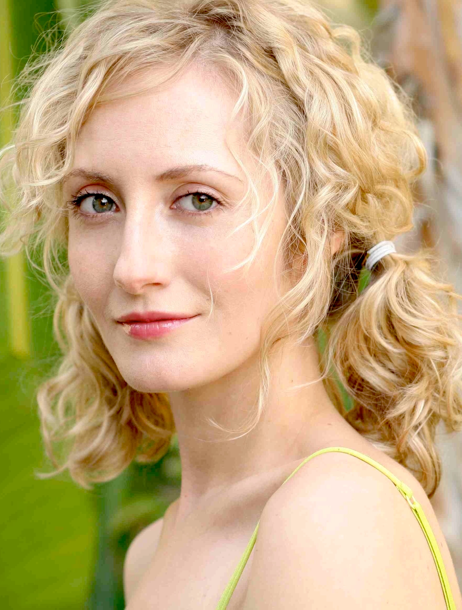 actor Danielle James large photo