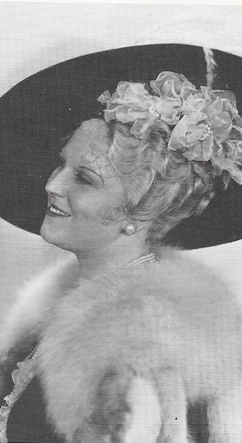 actor Ruth Gillette large photo