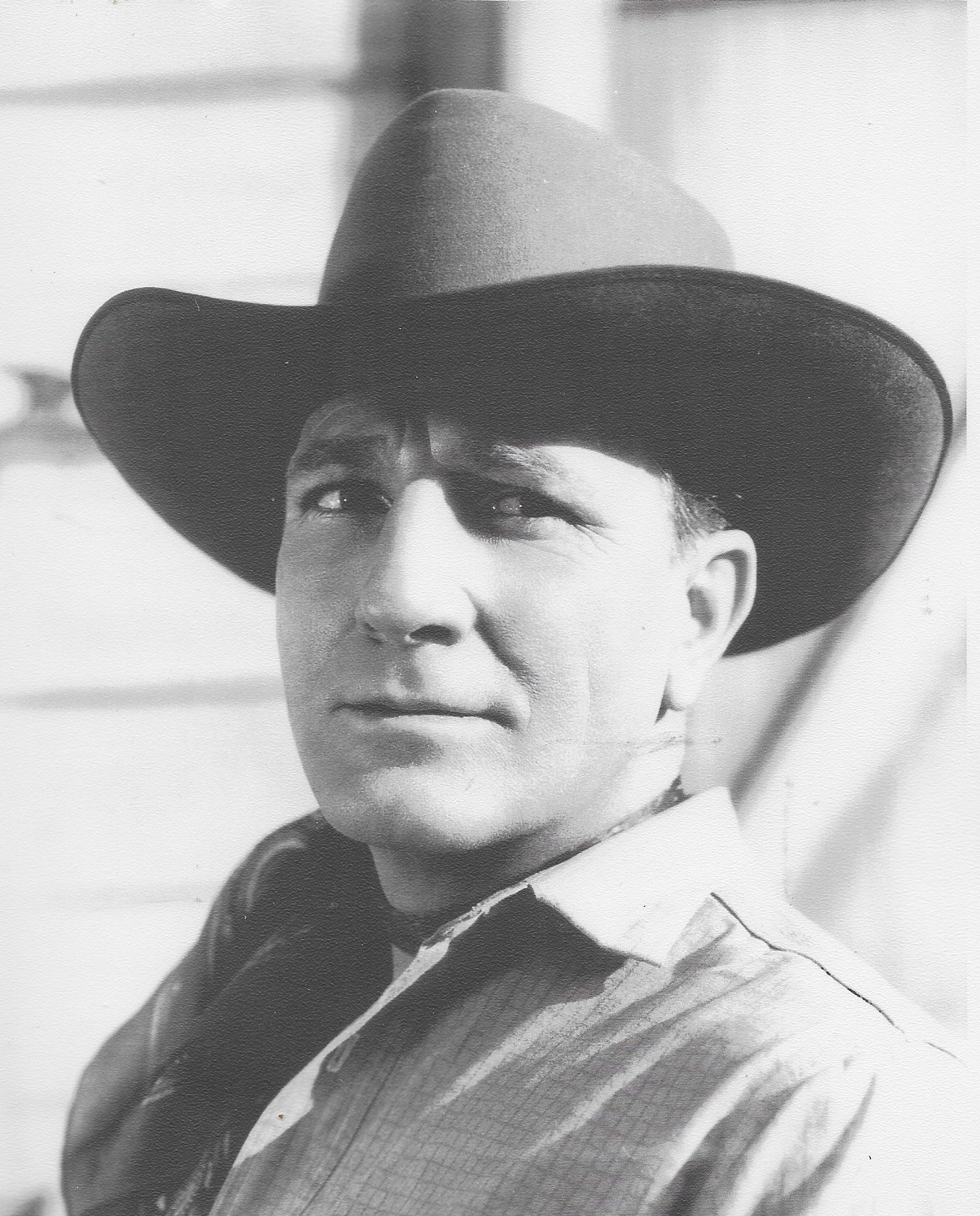 actor Bud Geary large photo