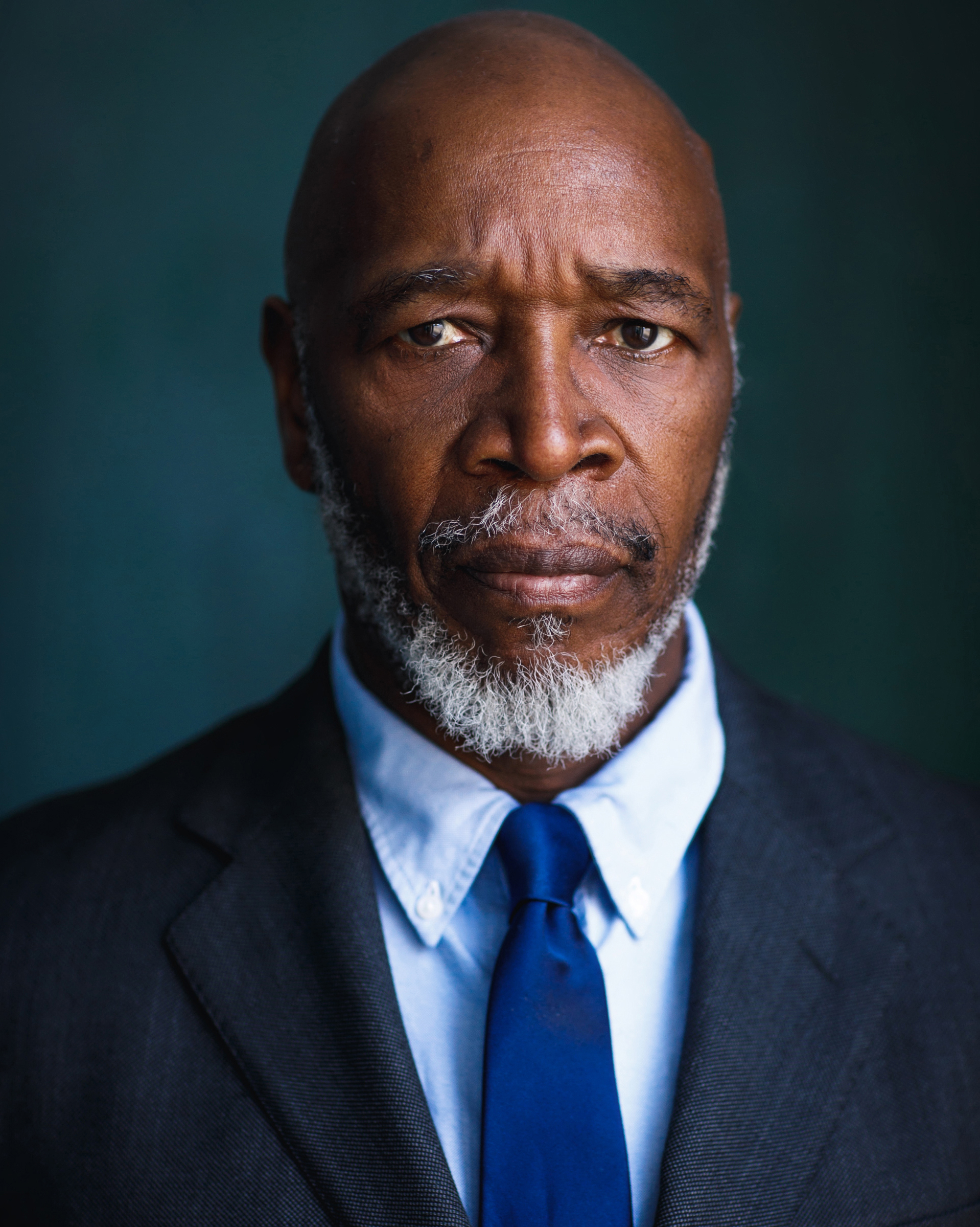 actor Leon Herbert large photo