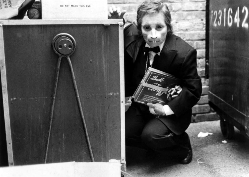 actor Sharon Baird large photo