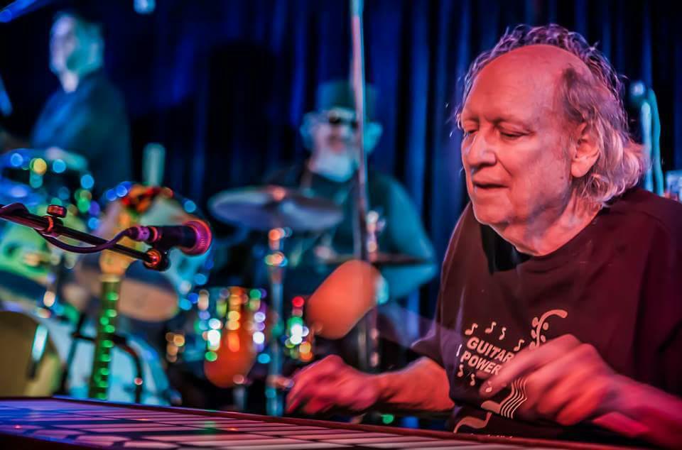 actor Buzzy Linhart large photo