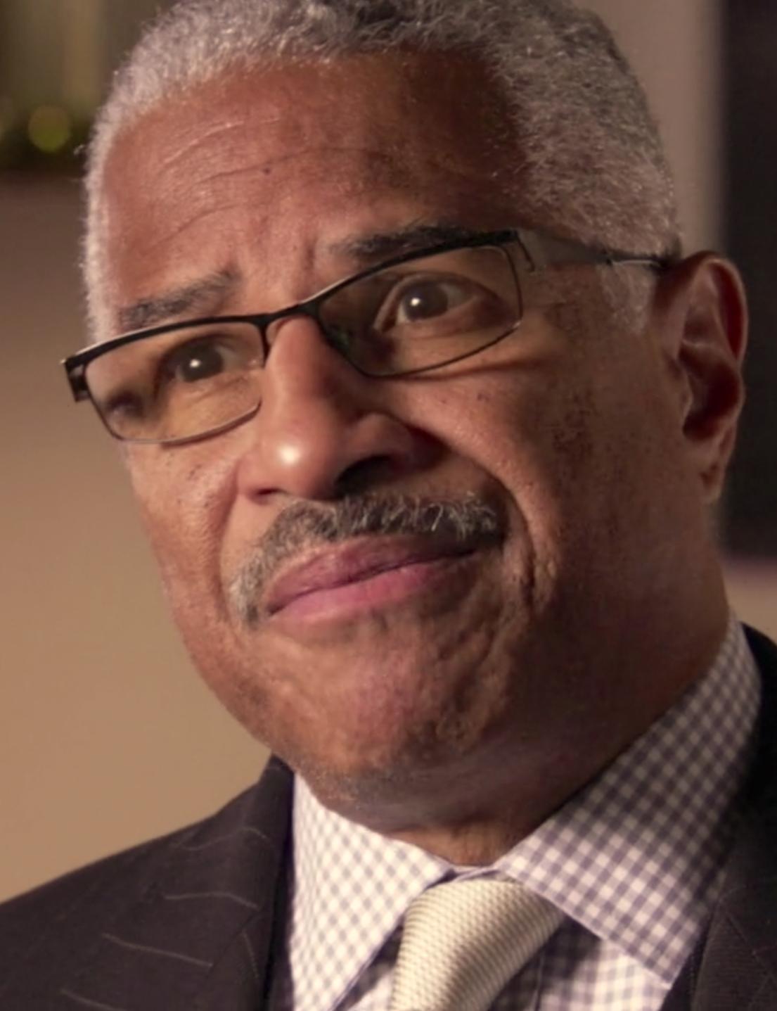 actor Felipe Luciano large photo