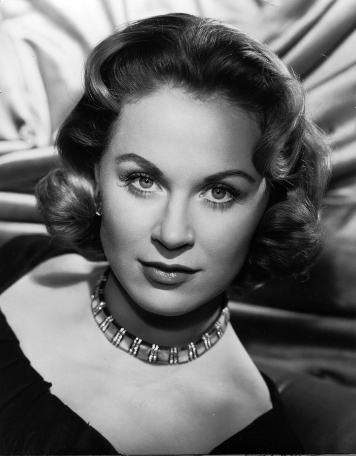 actor Julia Arnall large photo