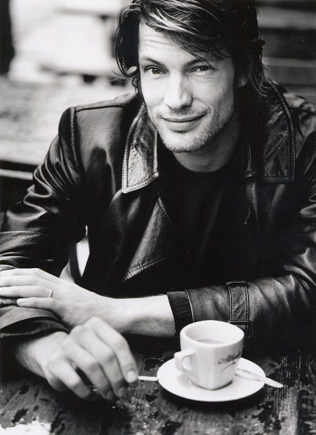 actor Mickey Hardt large photo