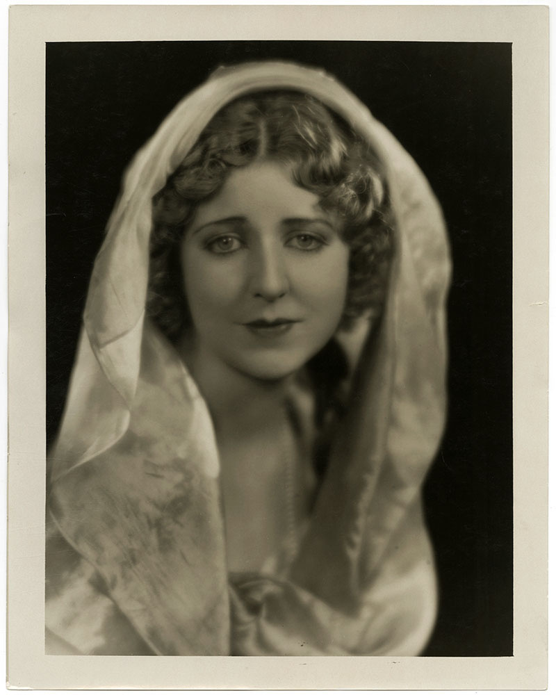 actor Gloria Grey large photo