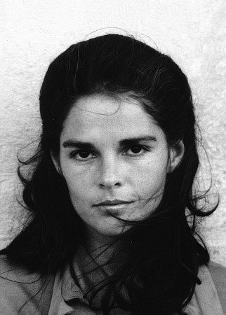 actor Ali MacGraw large photo