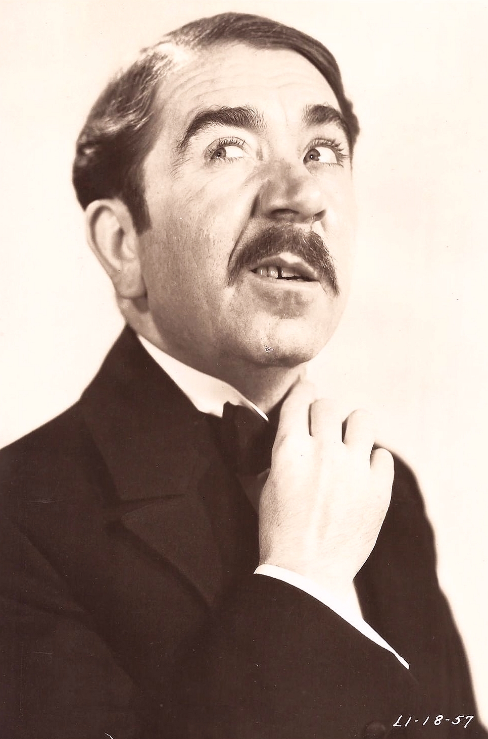 actor Herbert Mundin large photo