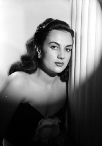 actor María Elena Marqués large photo