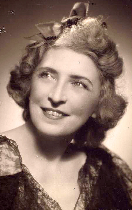 actor Leona Anderson large photo