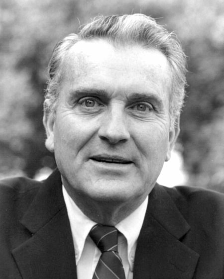 actor Philip O'Brien large photo