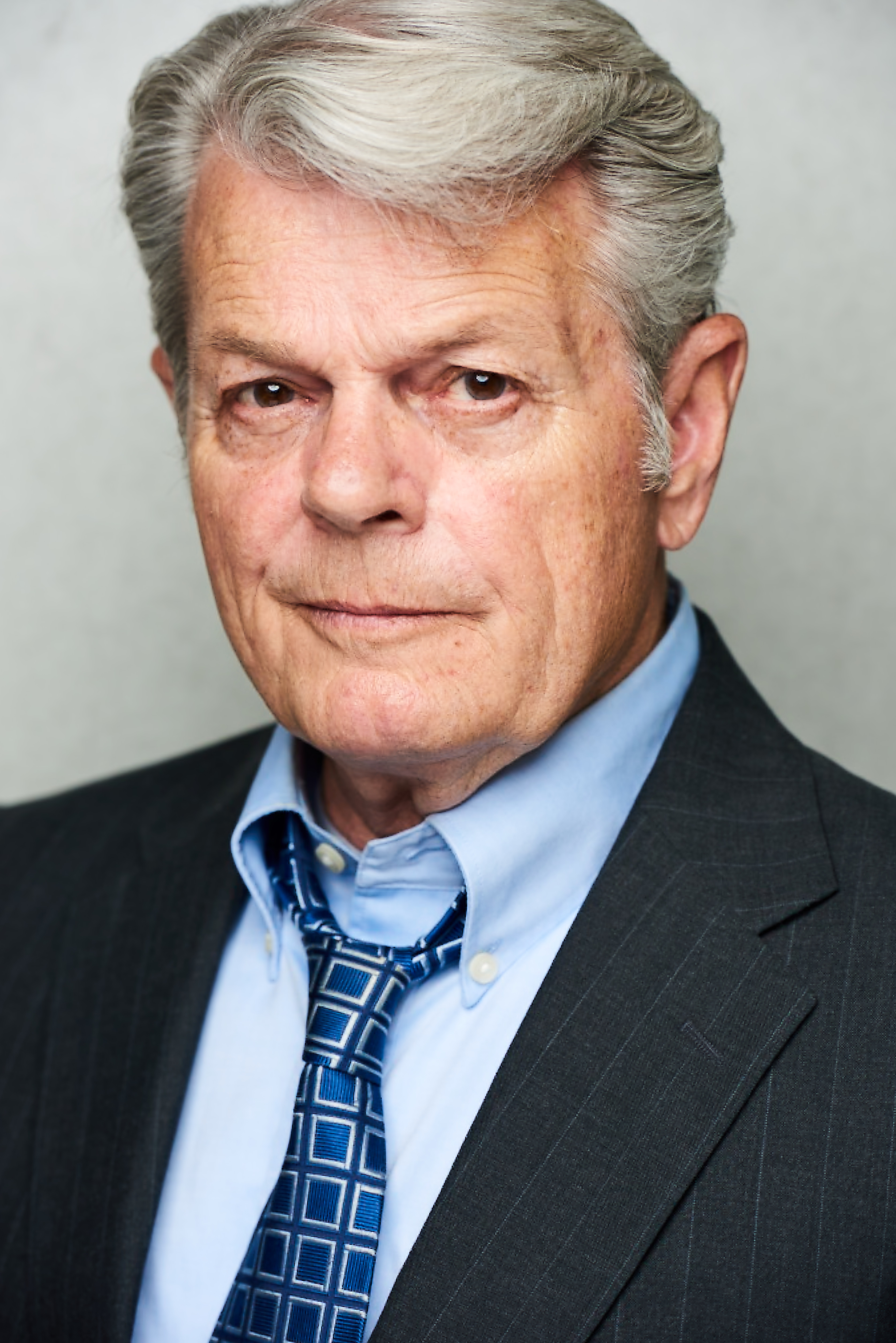 actor Peter Gannon large photo