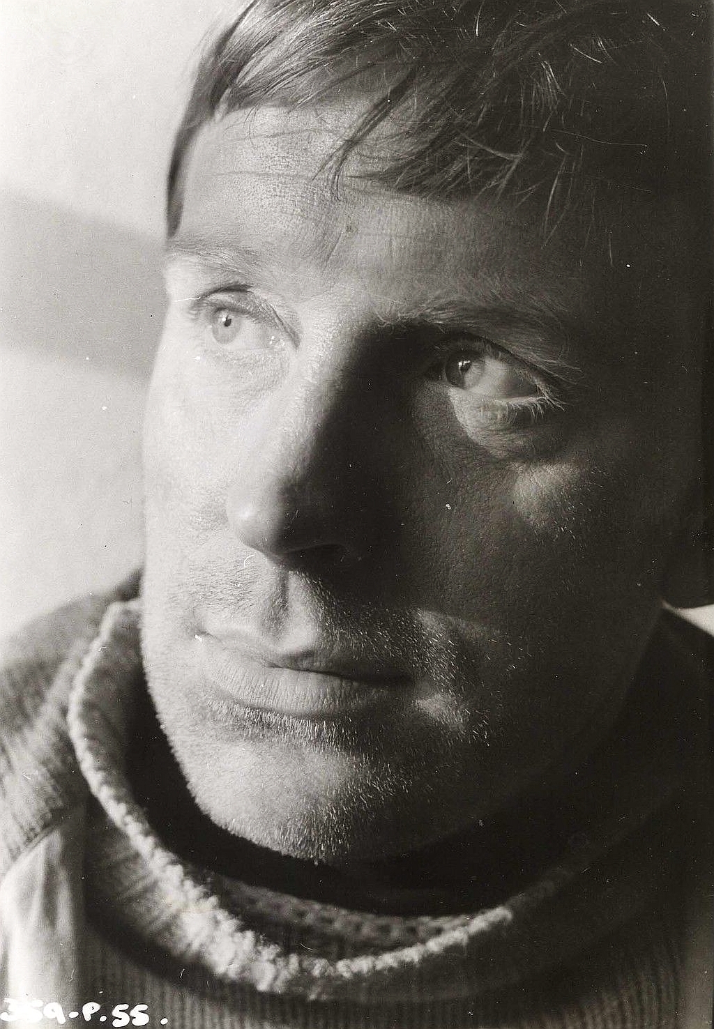 actor Michael Coles large photo