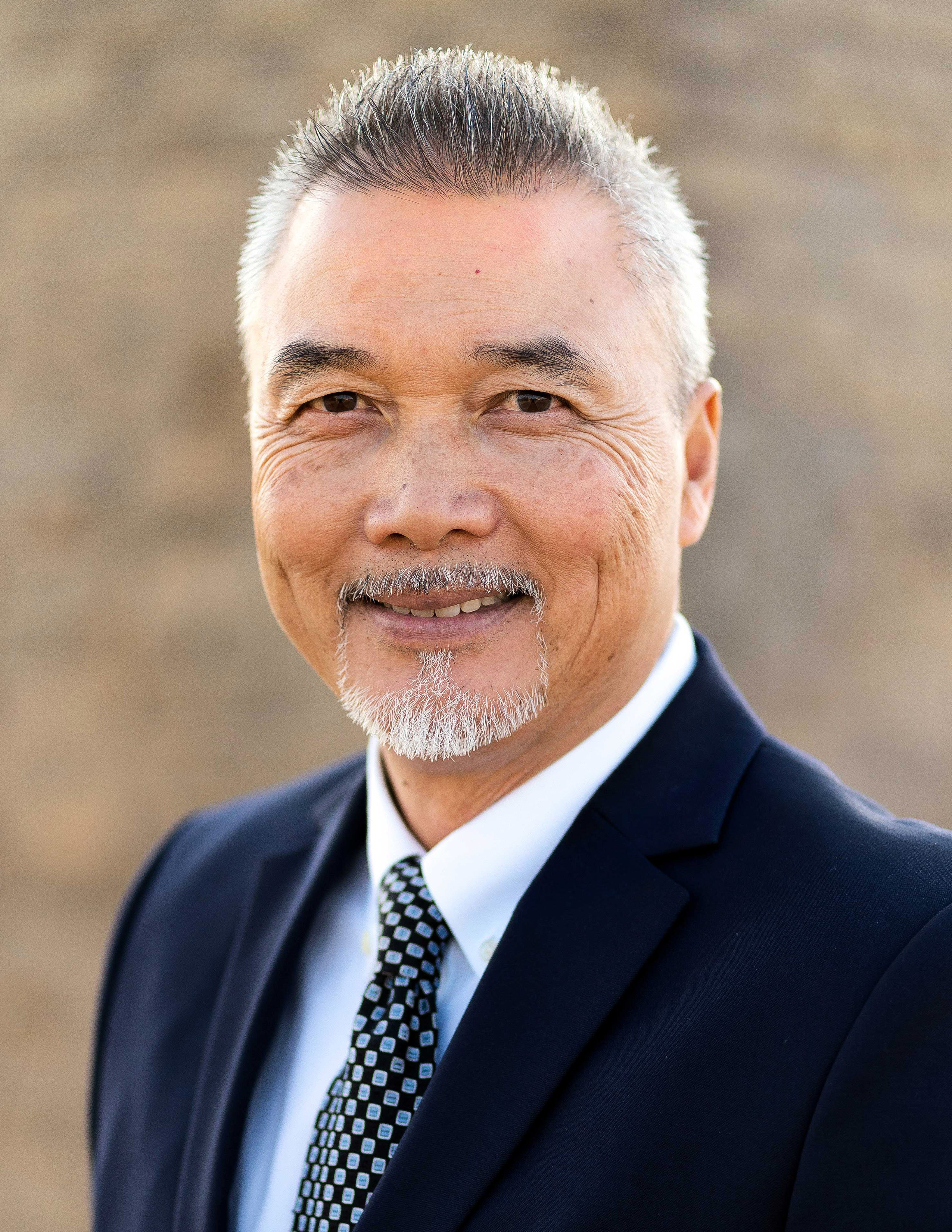 actor Mike Chow large photo