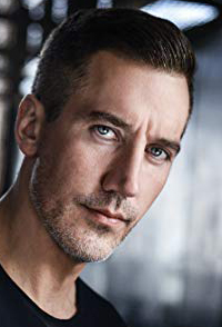 actor Simon Anderson large photo