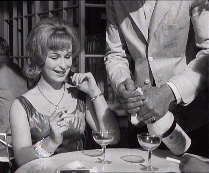 actor Caron Gardner large photo