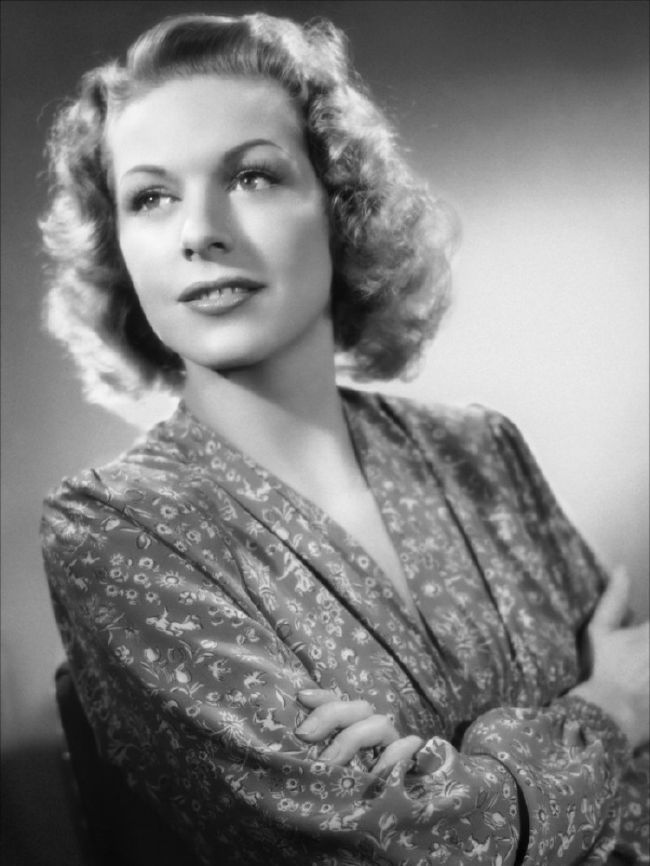 actor Madeleine Robinson large photo