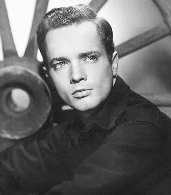 actor Douglas Dick large photo