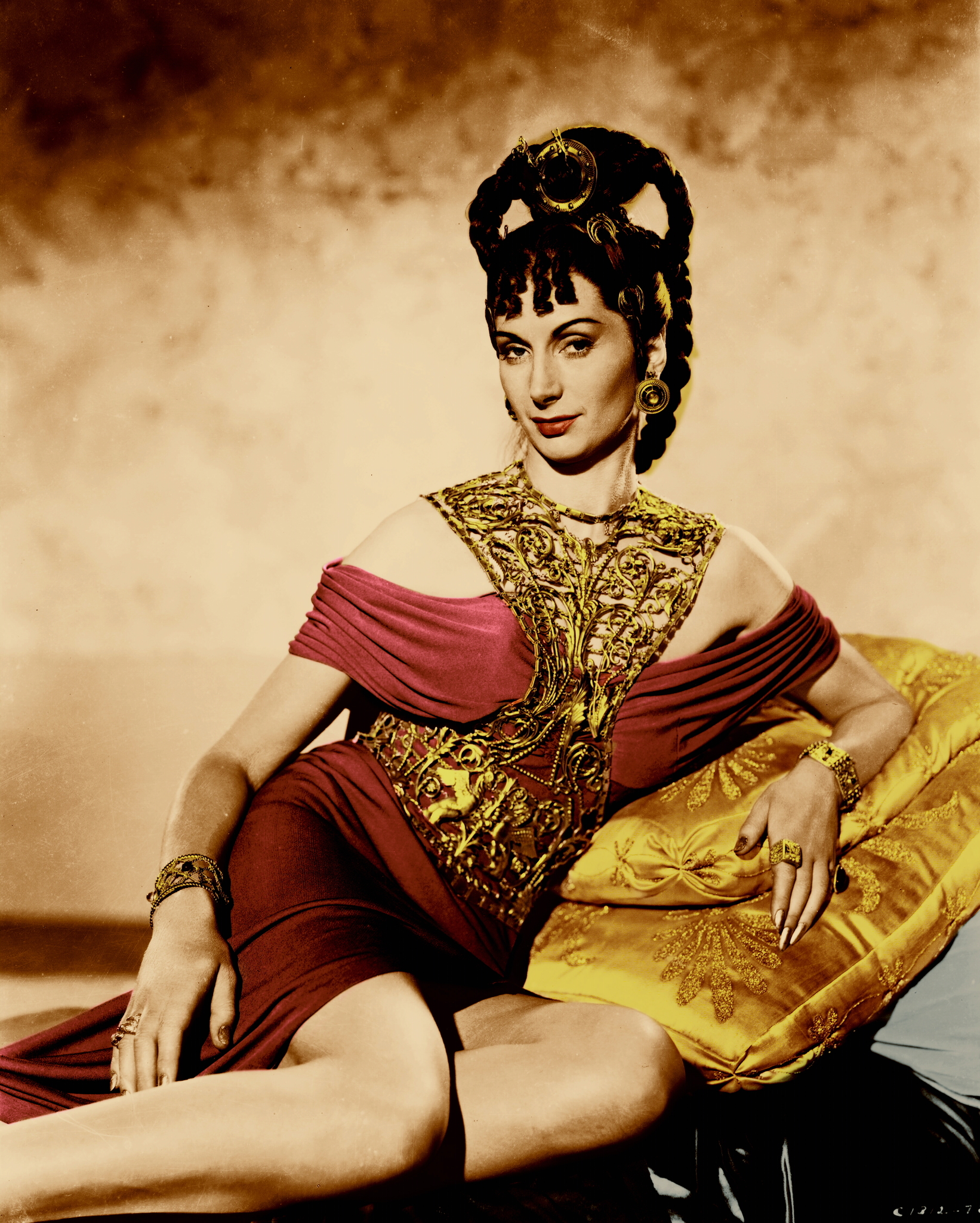 actor Patricia Laffan large photo