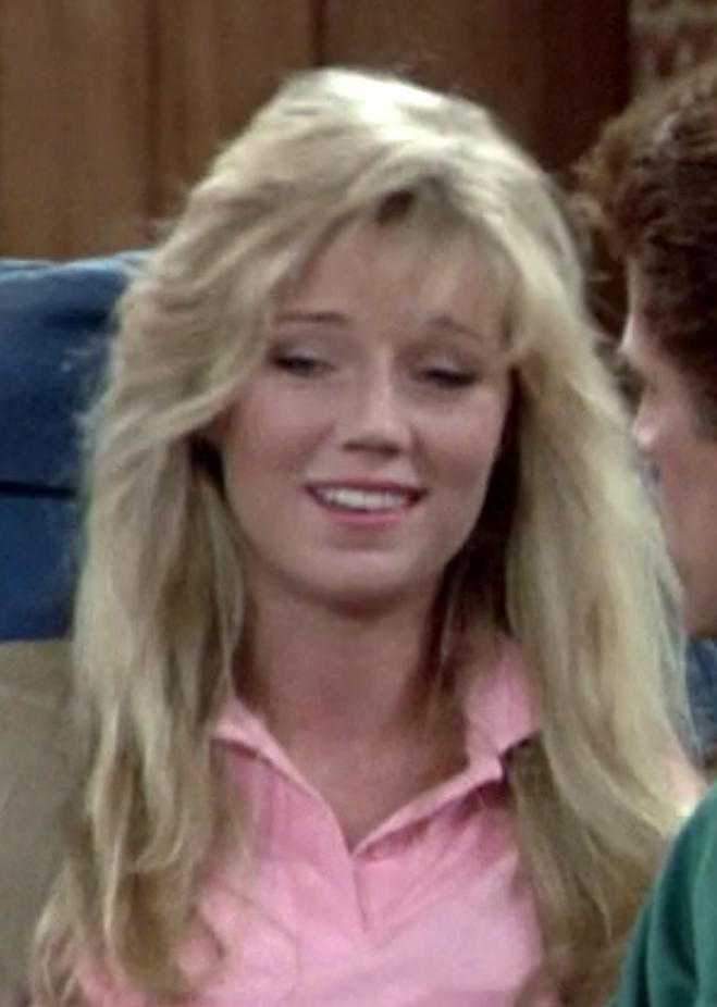 actor Lisa Aliff large photo