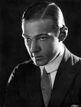 actor Rudolph Valentino large photo