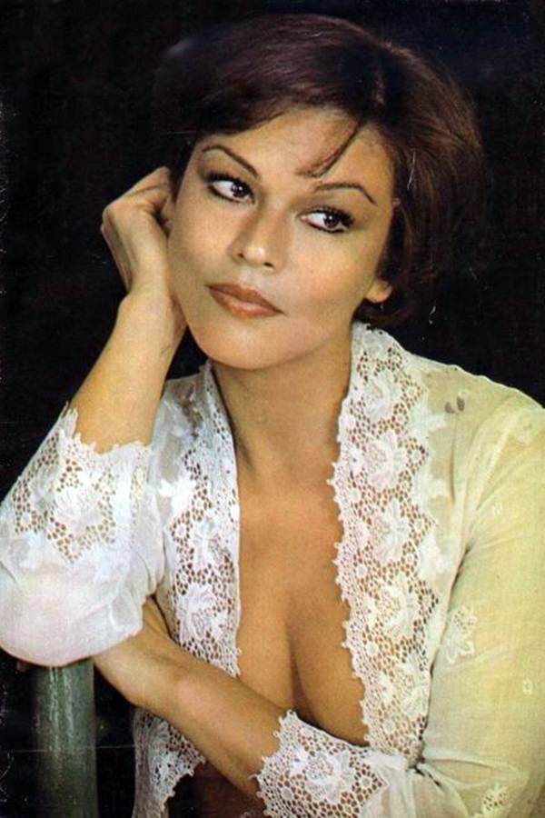 actor Mirta Miller large photo