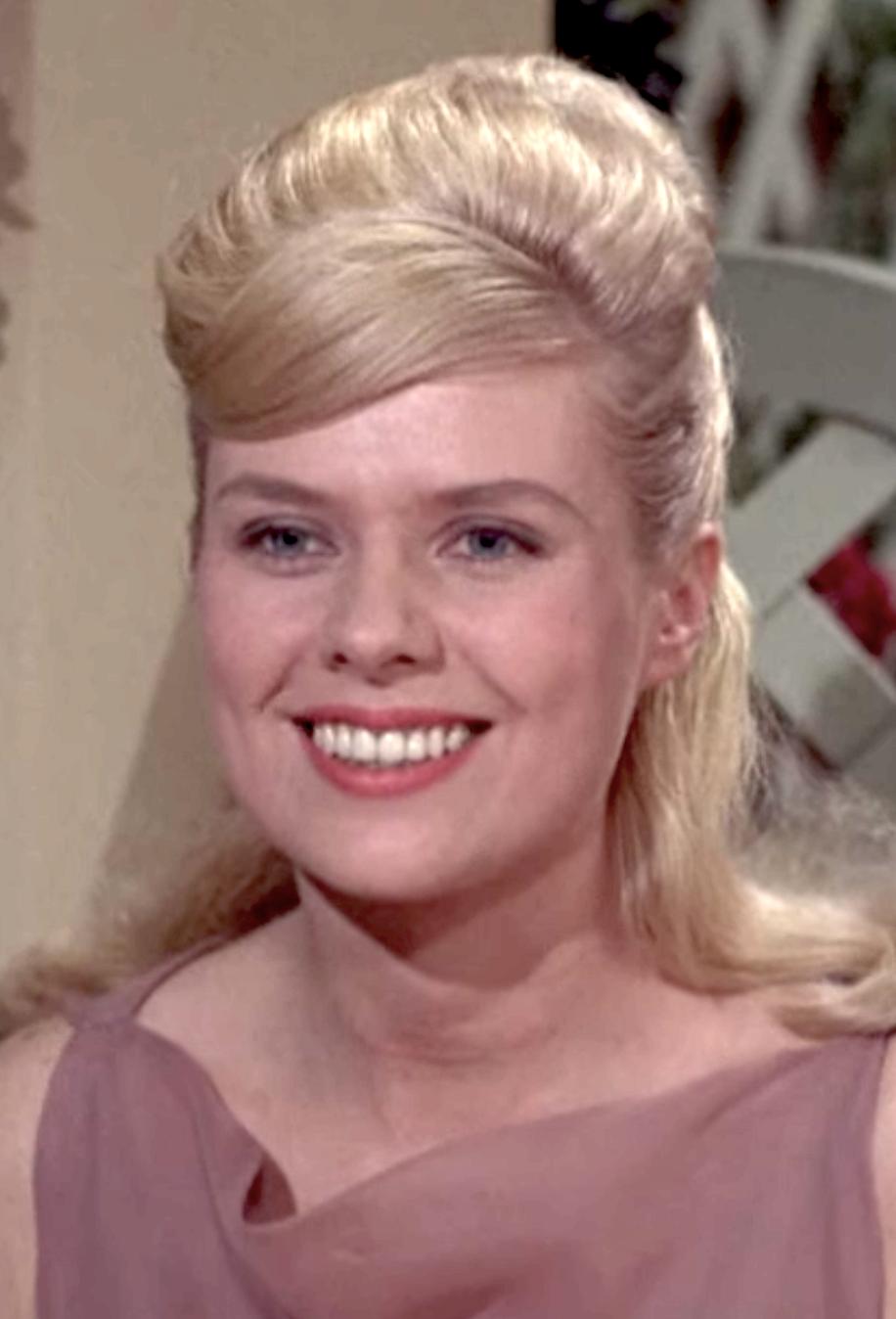 actor Nina Shipman large photo