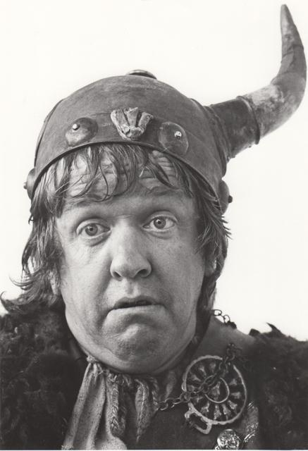 actor Mike Edmonds large photo