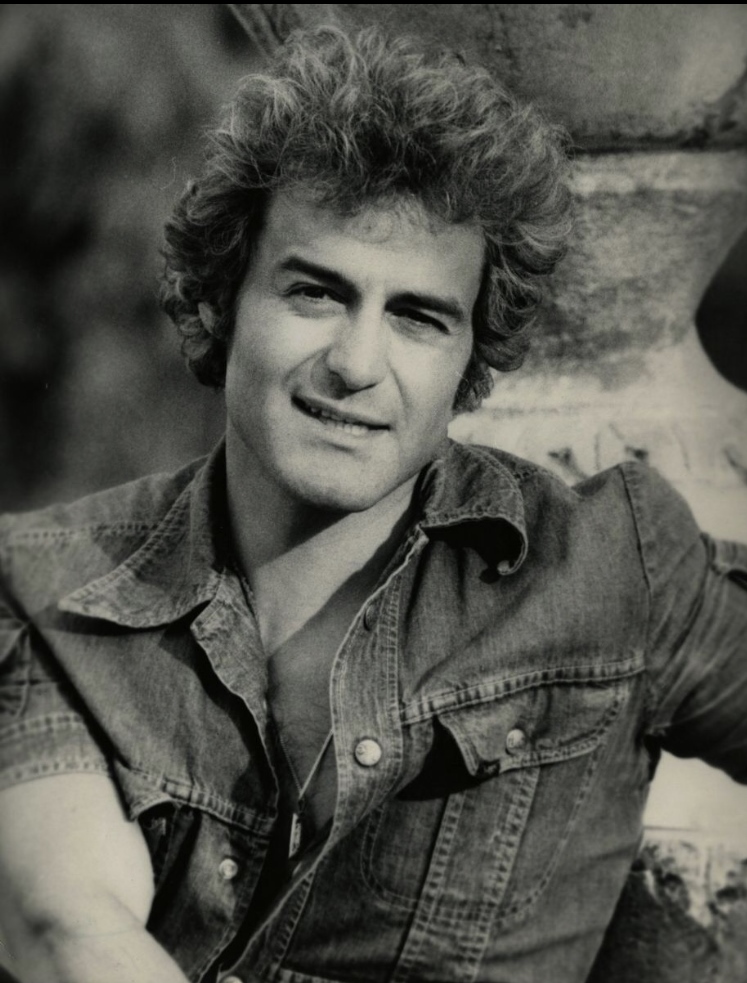 actor Gonzalo Vega large photo