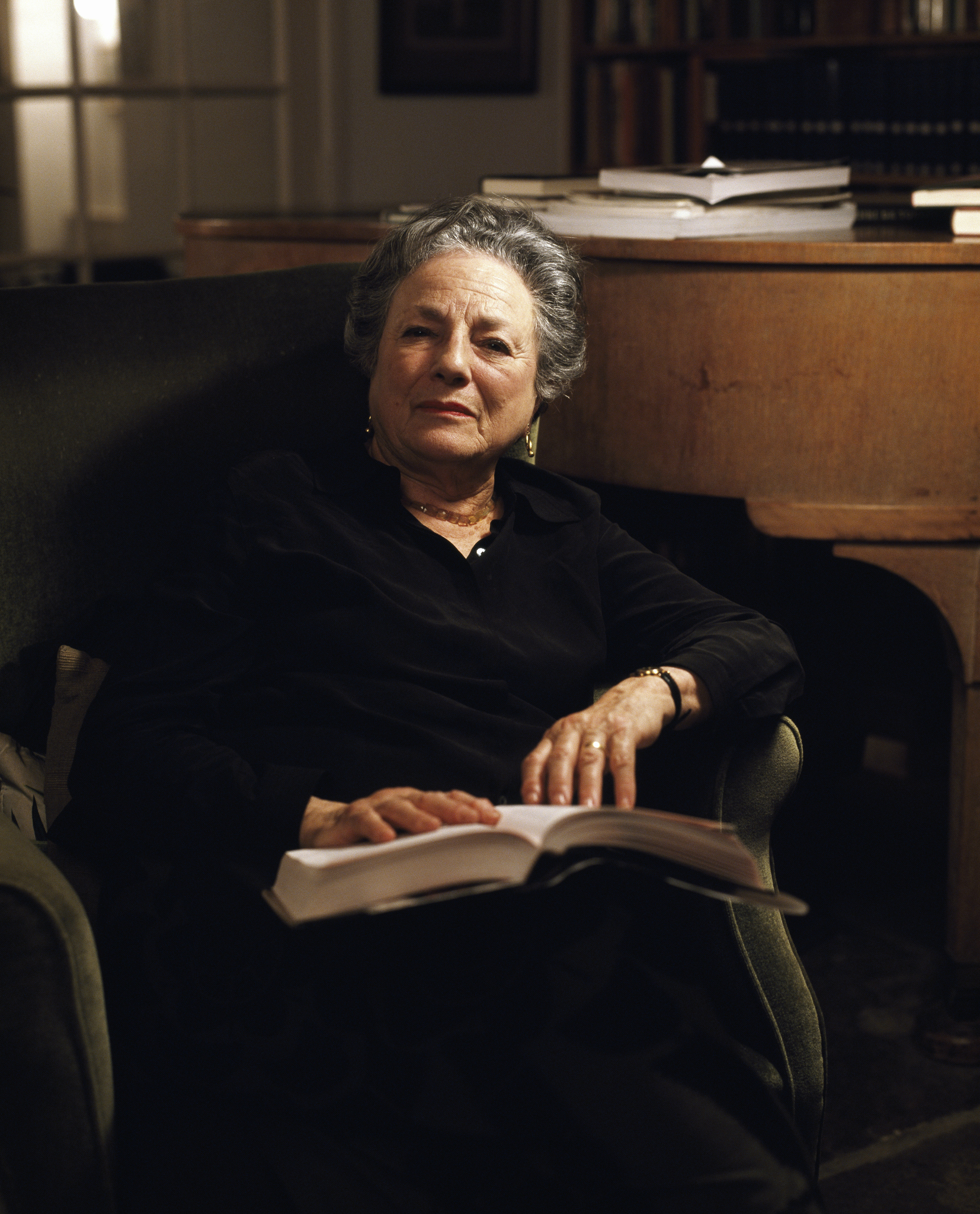 actor Jill Balcon large photo